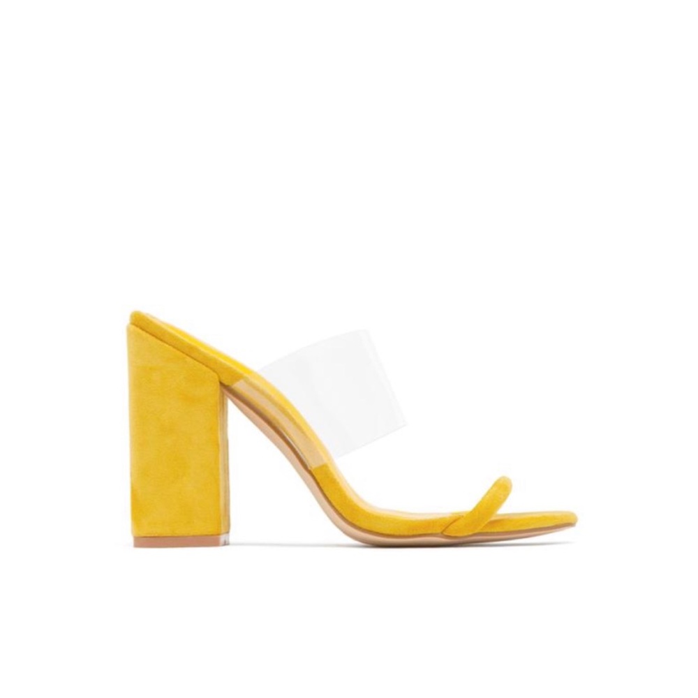 NWT Cape Robbin slip on heel